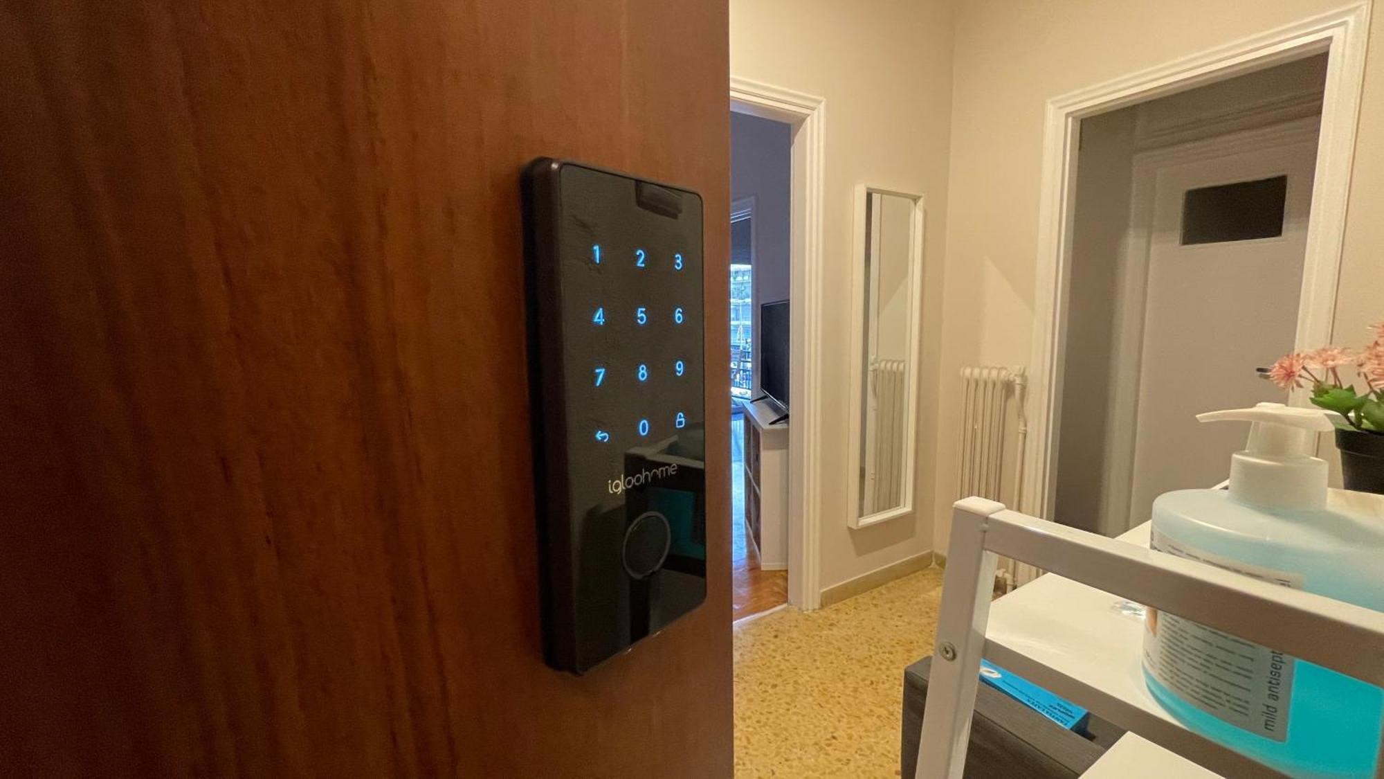 4 Newly Renovated Charming Apartments Steps From Panormou Metro Station Αθήνα Δωμάτιο φωτογραφία